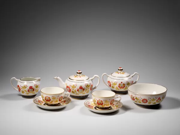 Tējas servīze “Bitīte”
Porcelāns. Virsglazūras krāsas klājums, apgleznojums, zeltījums
F